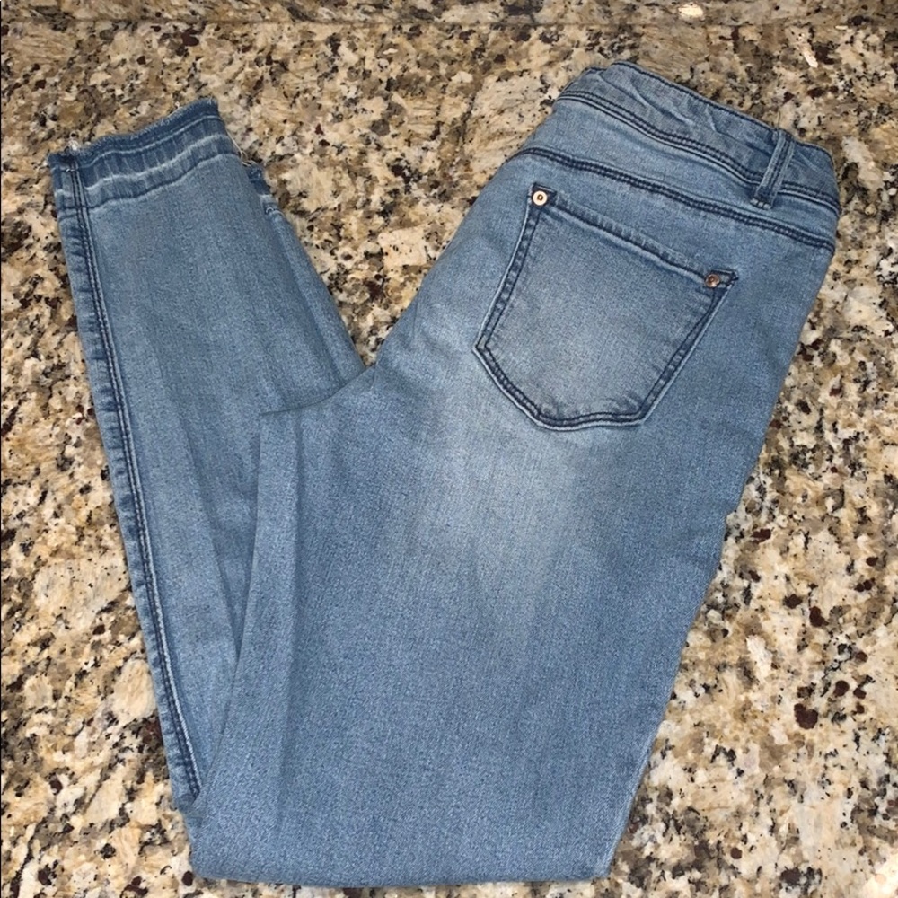 Juniors size 9 skinny jeans